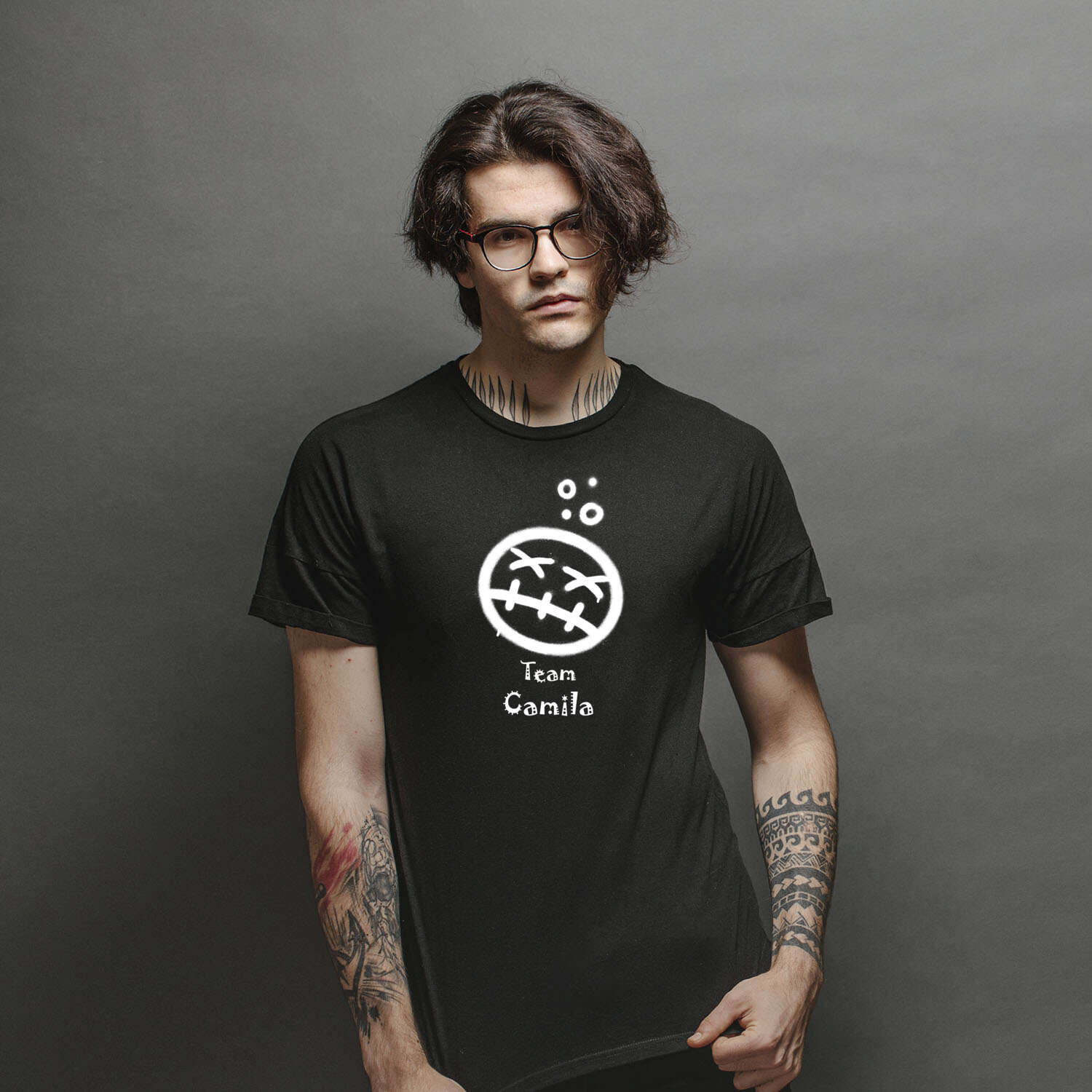JGA T-Shirt »Drunken Smiley« für den Namen »Camila«