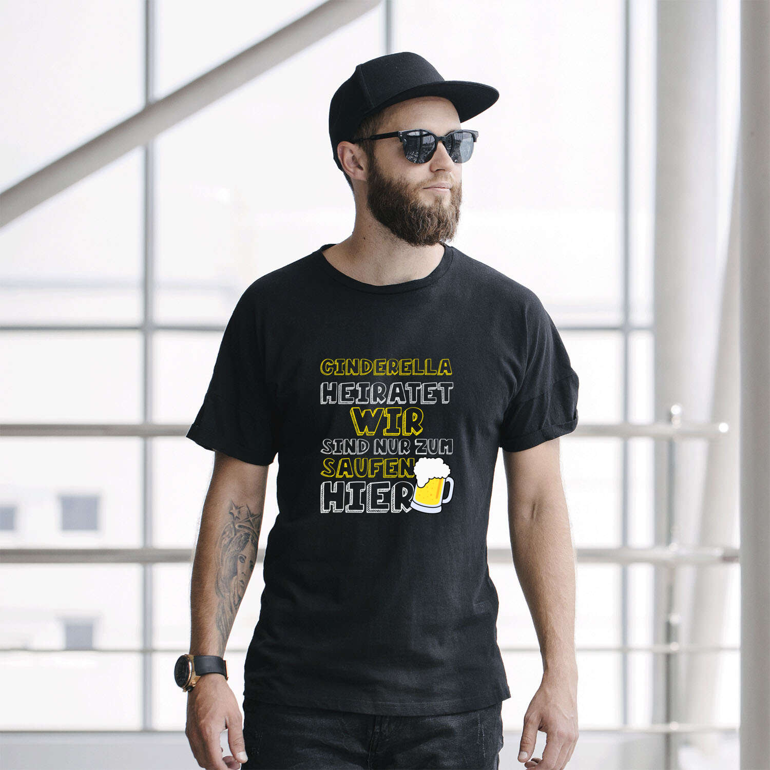 JGA T-Shirt »Wir sind nur zum Saufen hier« für den Namen »Cinderella«