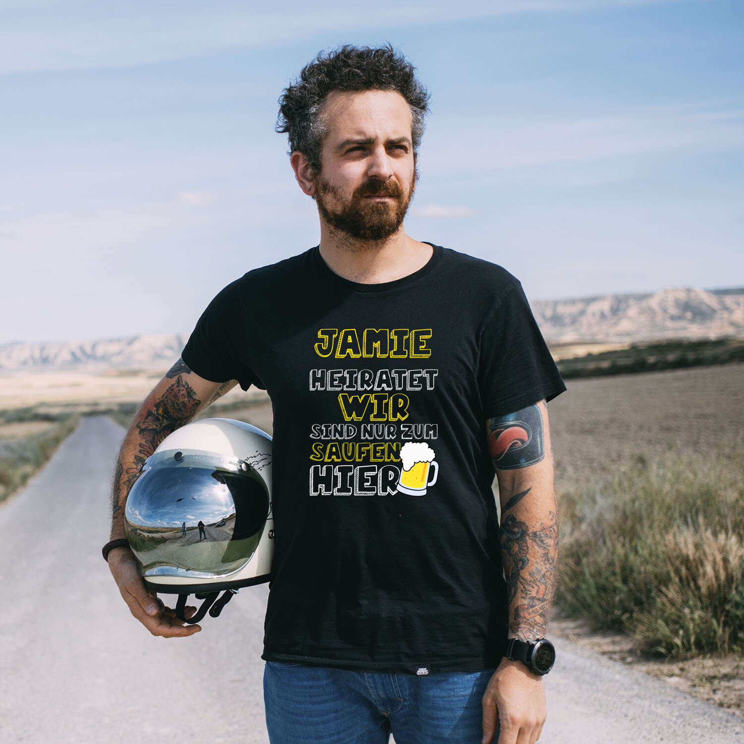 JGA T-Shirt »Wir sind nur zum Saufen hier« für den Namen »Jamie«