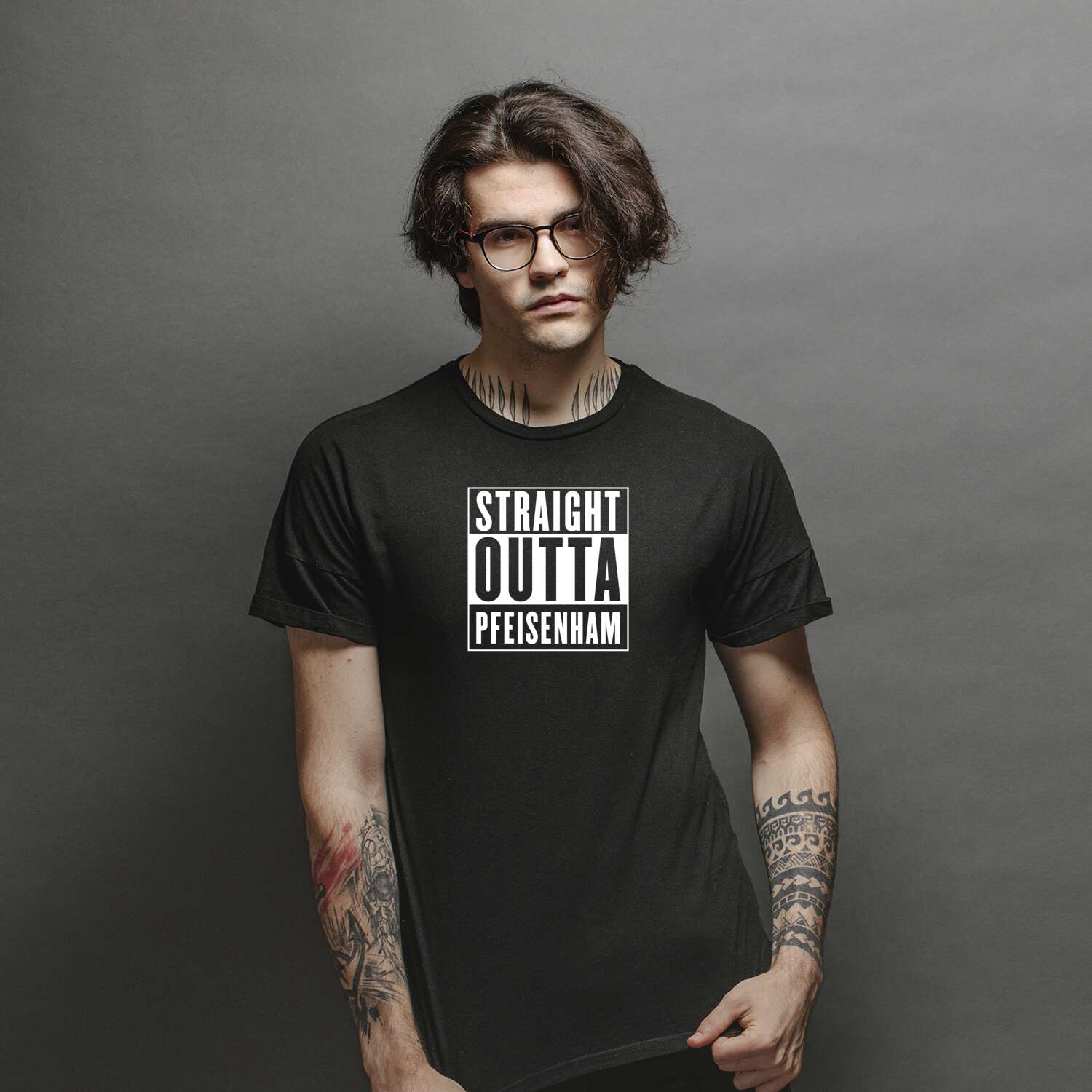 T-Shirt »Straight Outta« für den Ort »Pfeisenham«